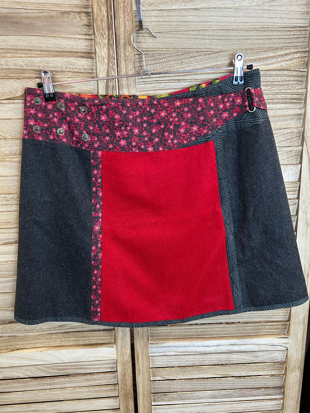 Φούστα Moshiki Reversible Κόκκινο/Μαύρο με Floral Print