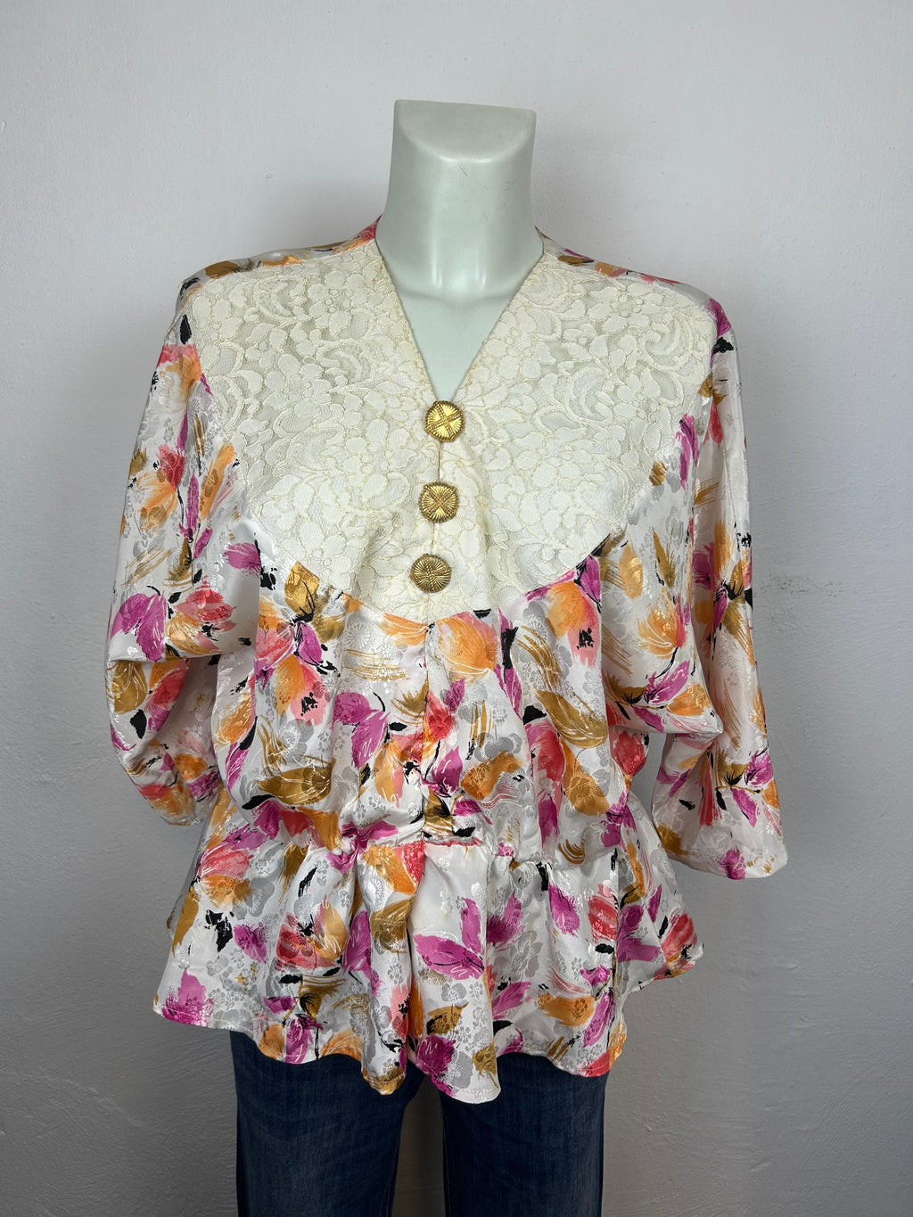 Vintage Floral Peplum Μπλούζα | Κρεμ & Φλοράλ Prints | Χρυσά Κουμπιά
