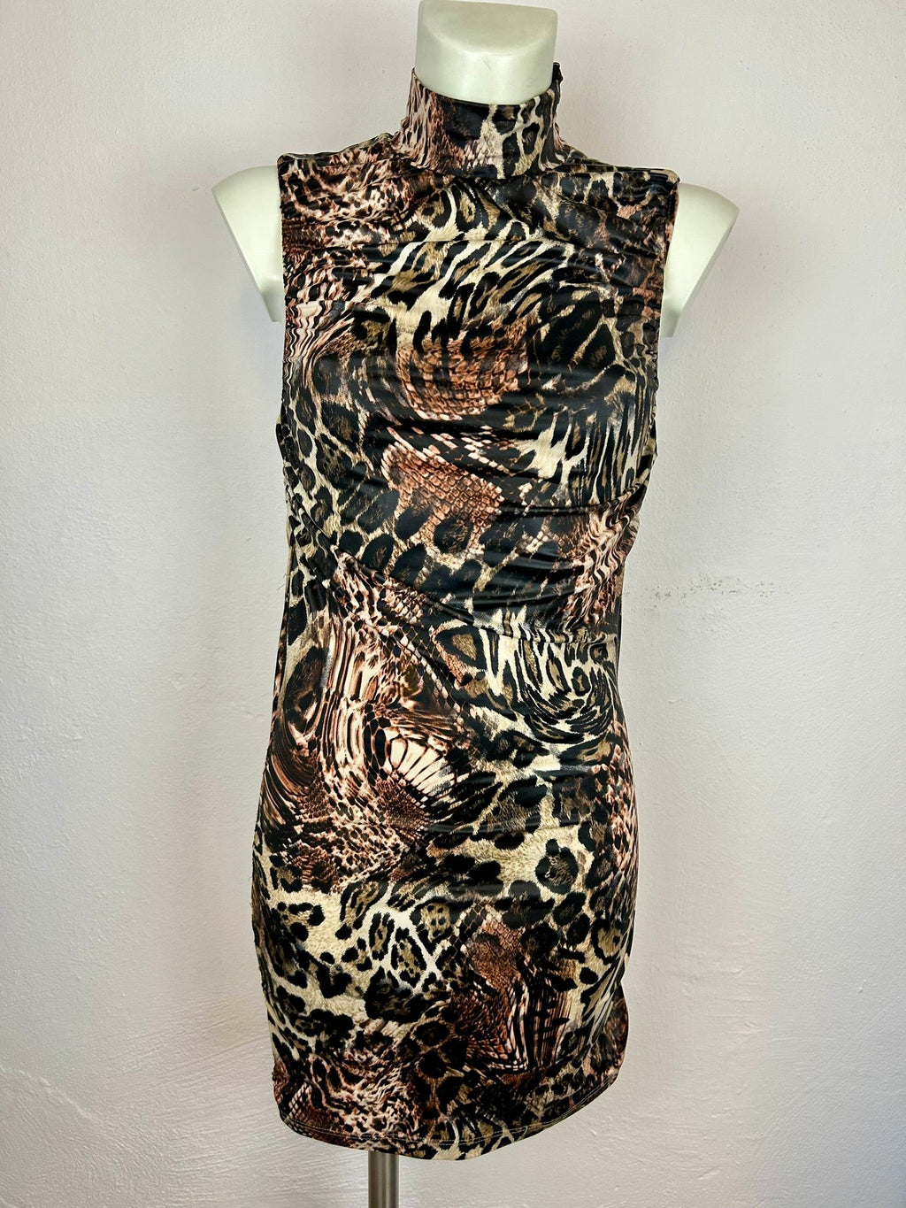 Animal print mini φόρεμα - λεπτομέρεια υφάσματος