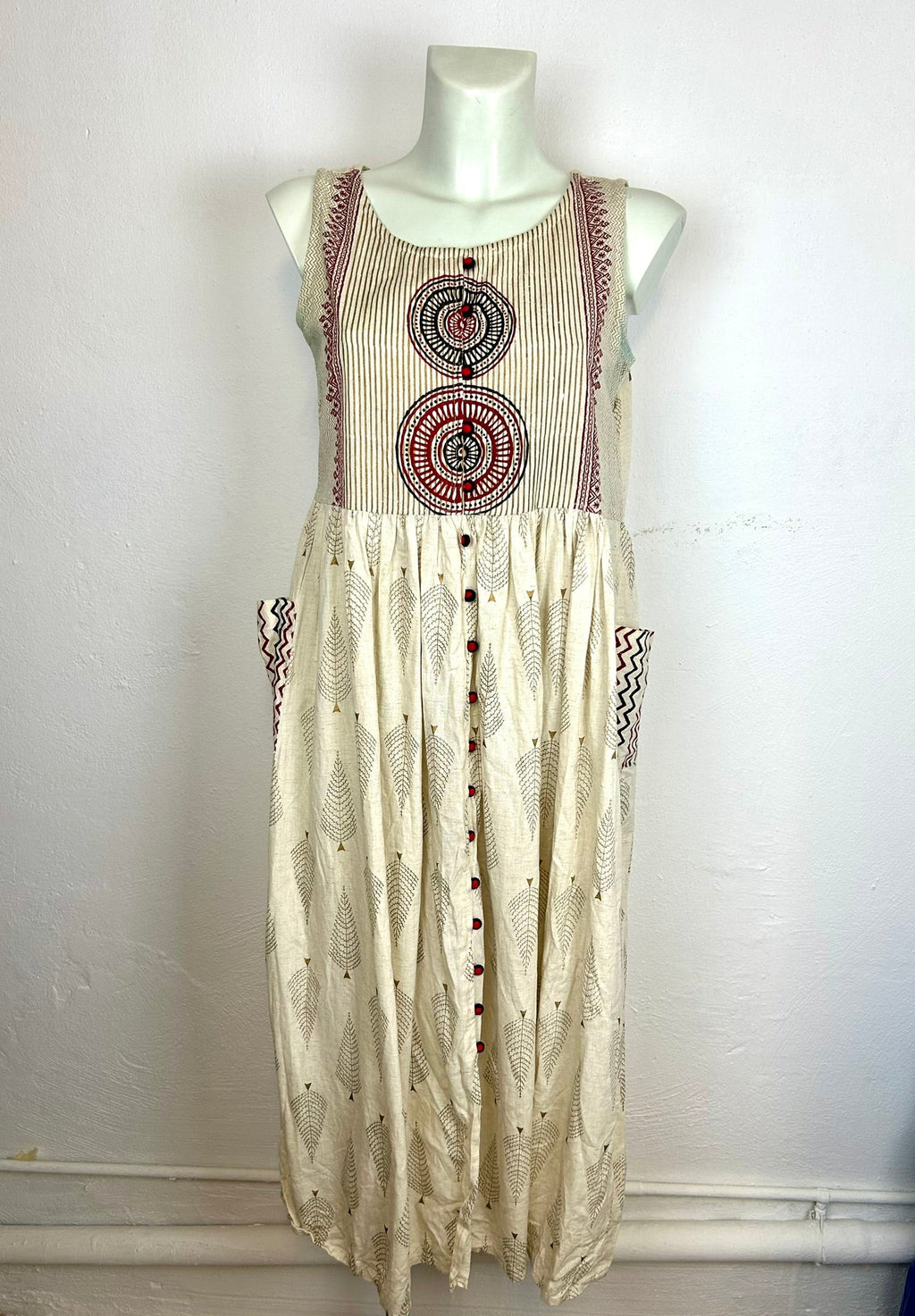 Vintage boho maxi φόρεμα - συνολική μπροστινή όψη σε μανεκέν