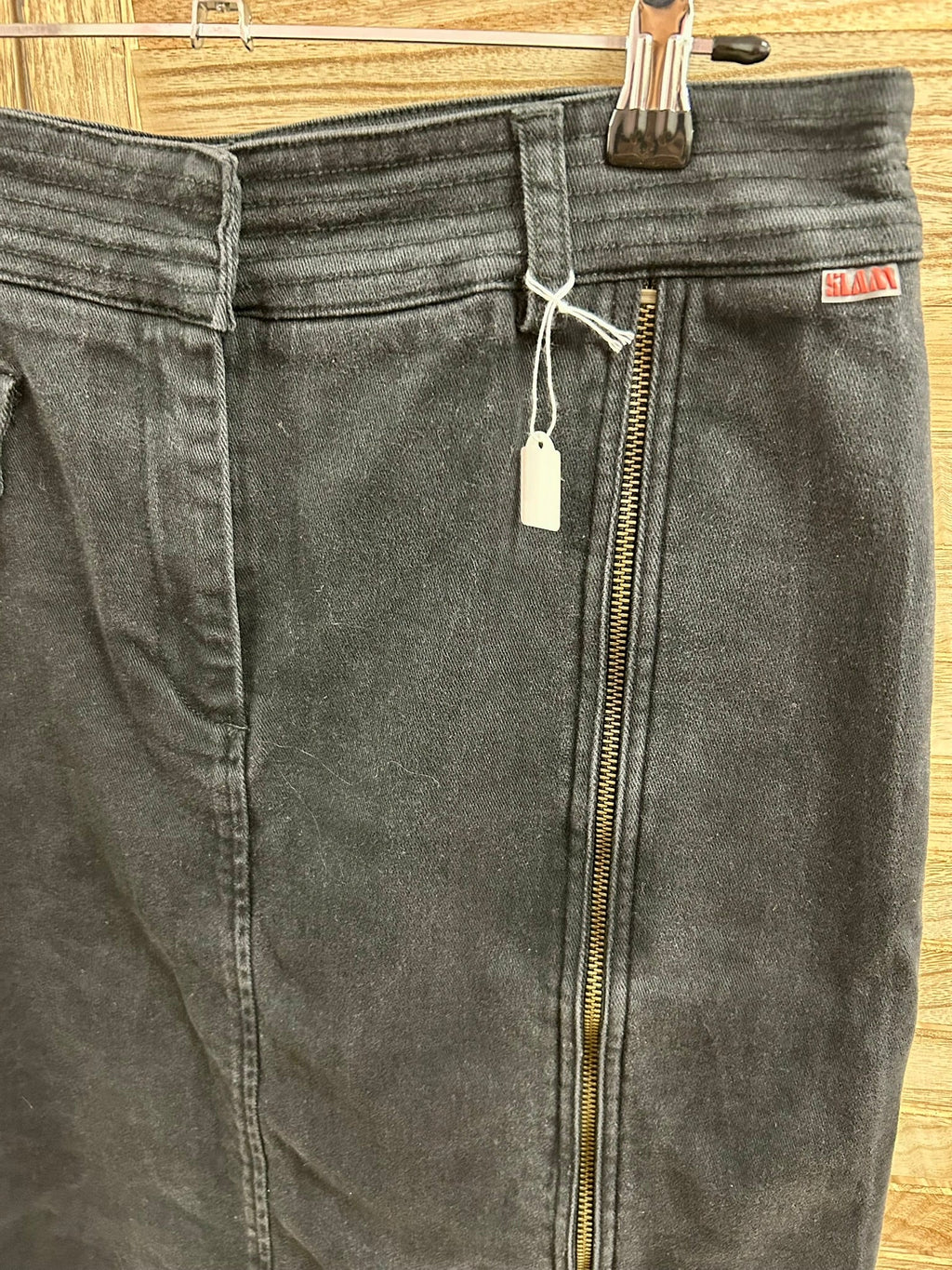 Vintage Slaxy washed black denim mini φούστα - λεπτομέρεια φερμουάρ και logo Slaxy