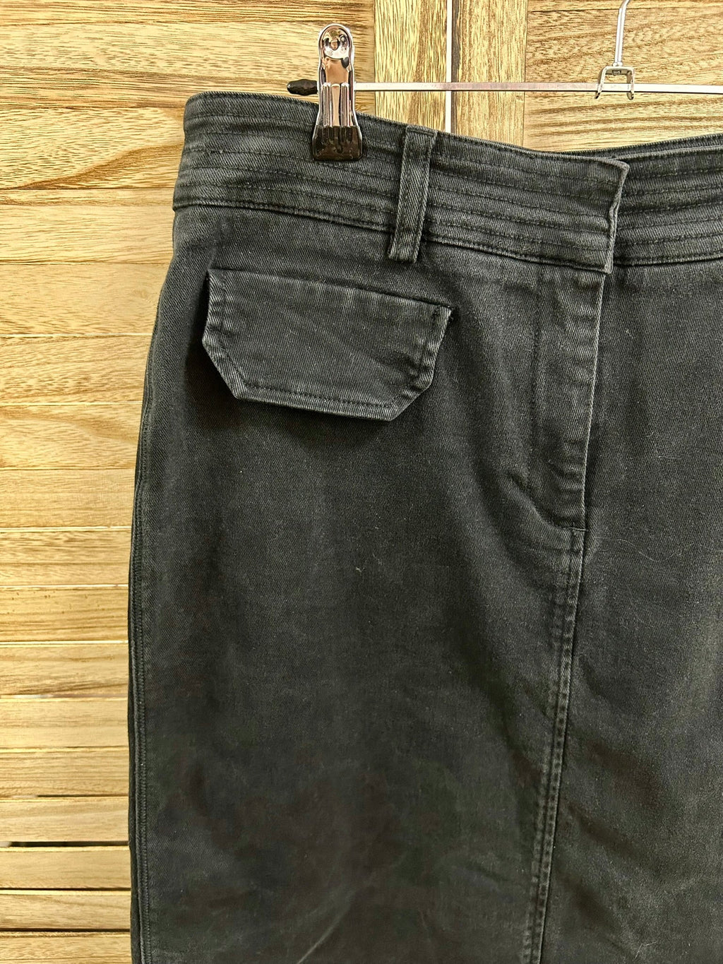 Vintage Slaxy washed black denim mini φούστα - λεπτομέρεια τσέπης και ζώνης