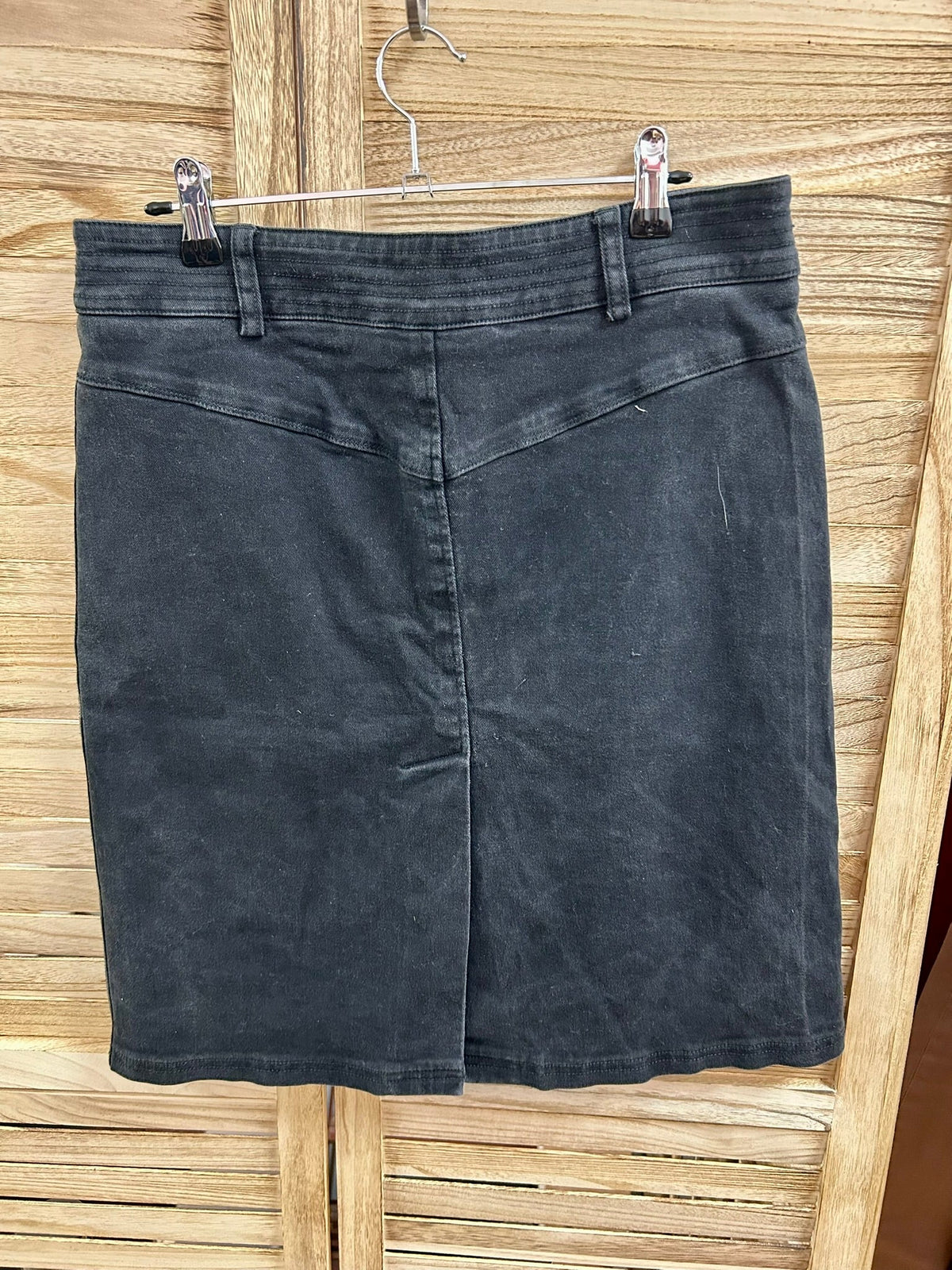 Vintage Slaxy washed black denim mini φούστα - πλάτη με V-ραφές
