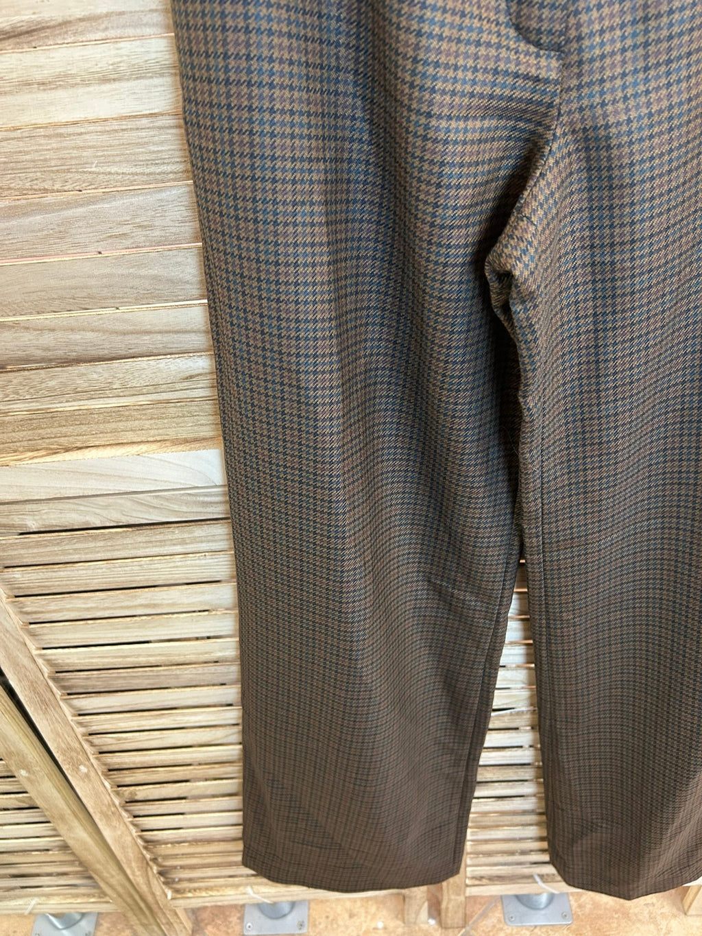 Vintage καφέ houndstooth παντελόνι - λεπτομέρεια μέσης και κουμπιού