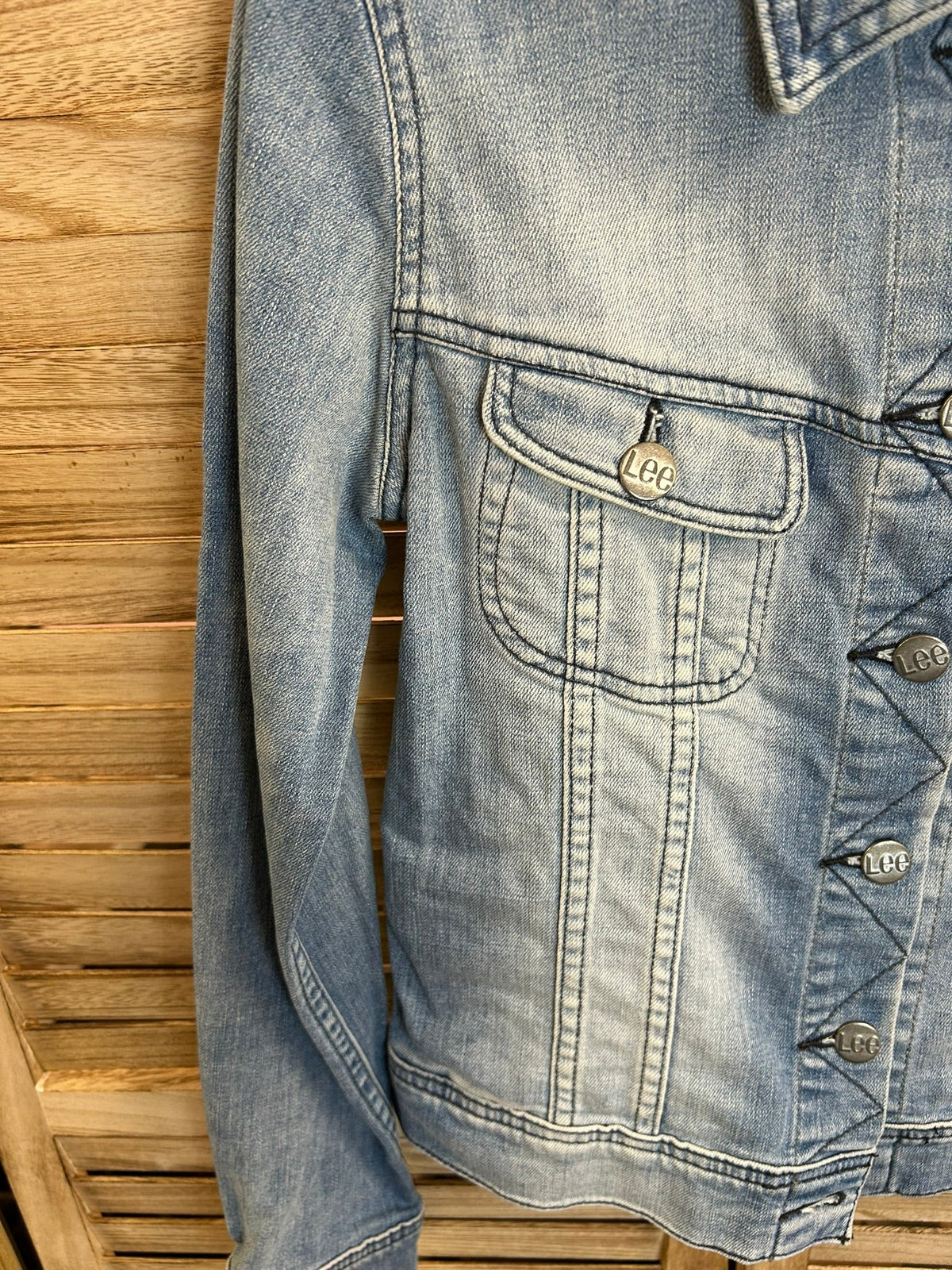 Lee denim jacket - λεπτομέρεια μανικιού και τσέπης