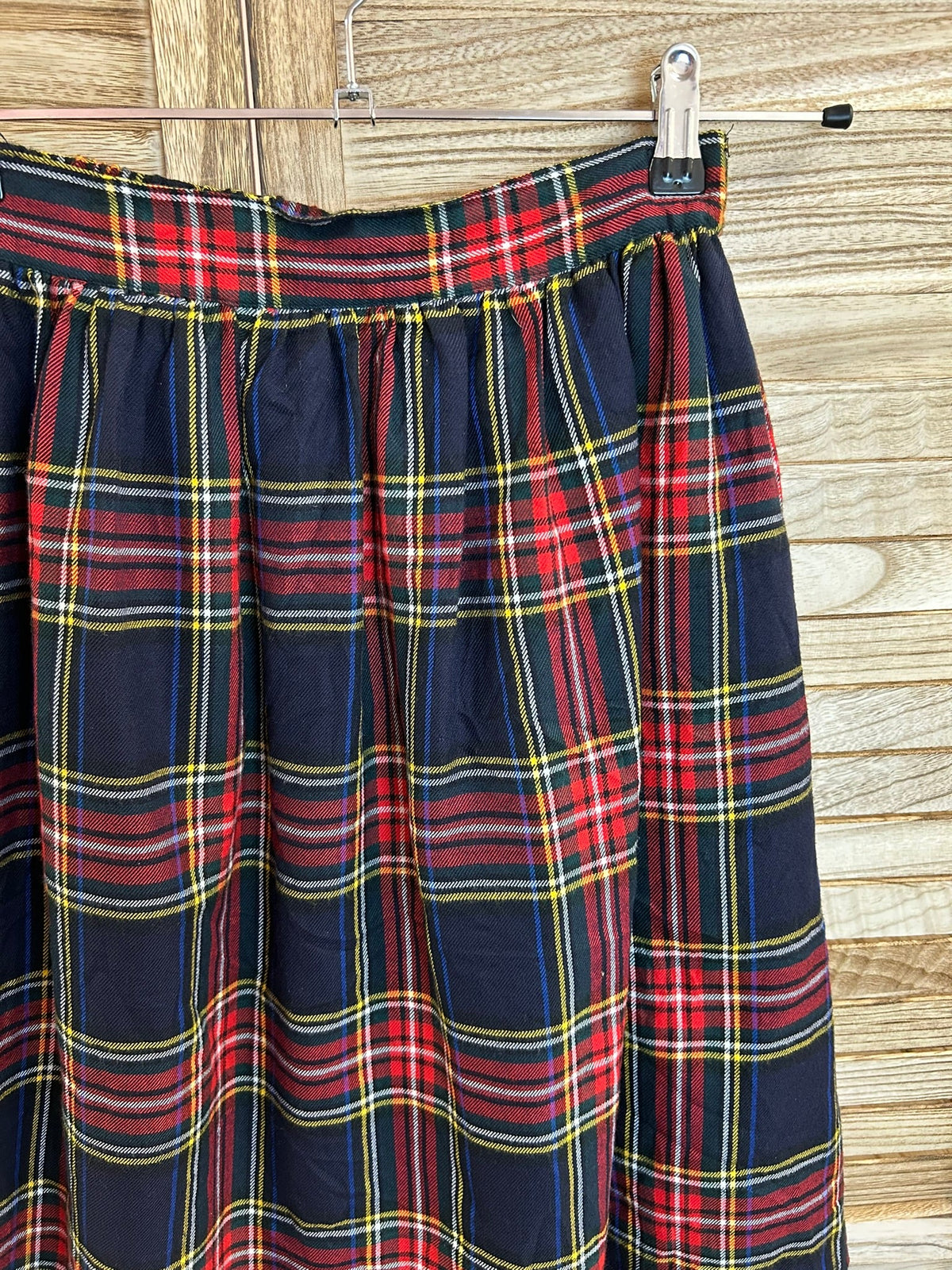 Royal Stewart tartan midi φούστα - λεπτομέρεια υφής και pattern