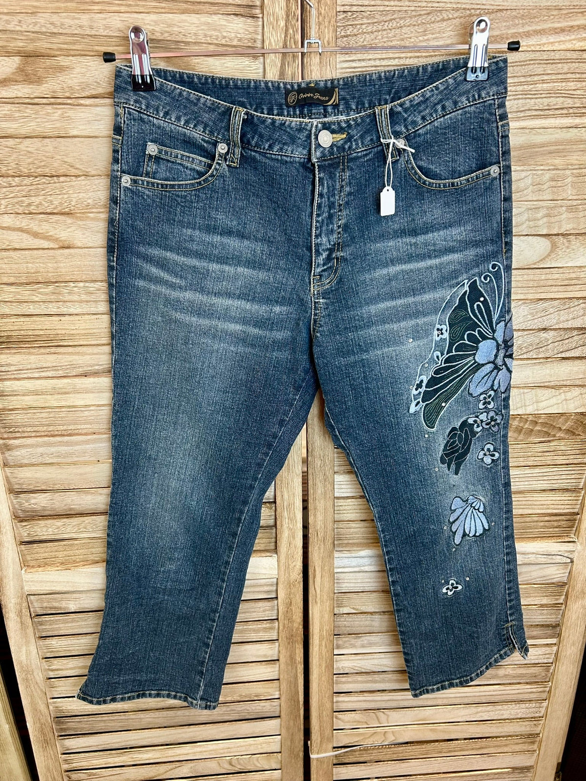 Orion Jeans κάπρι - ολόσωμο μπροστά με κεντητή πεταλούδα
