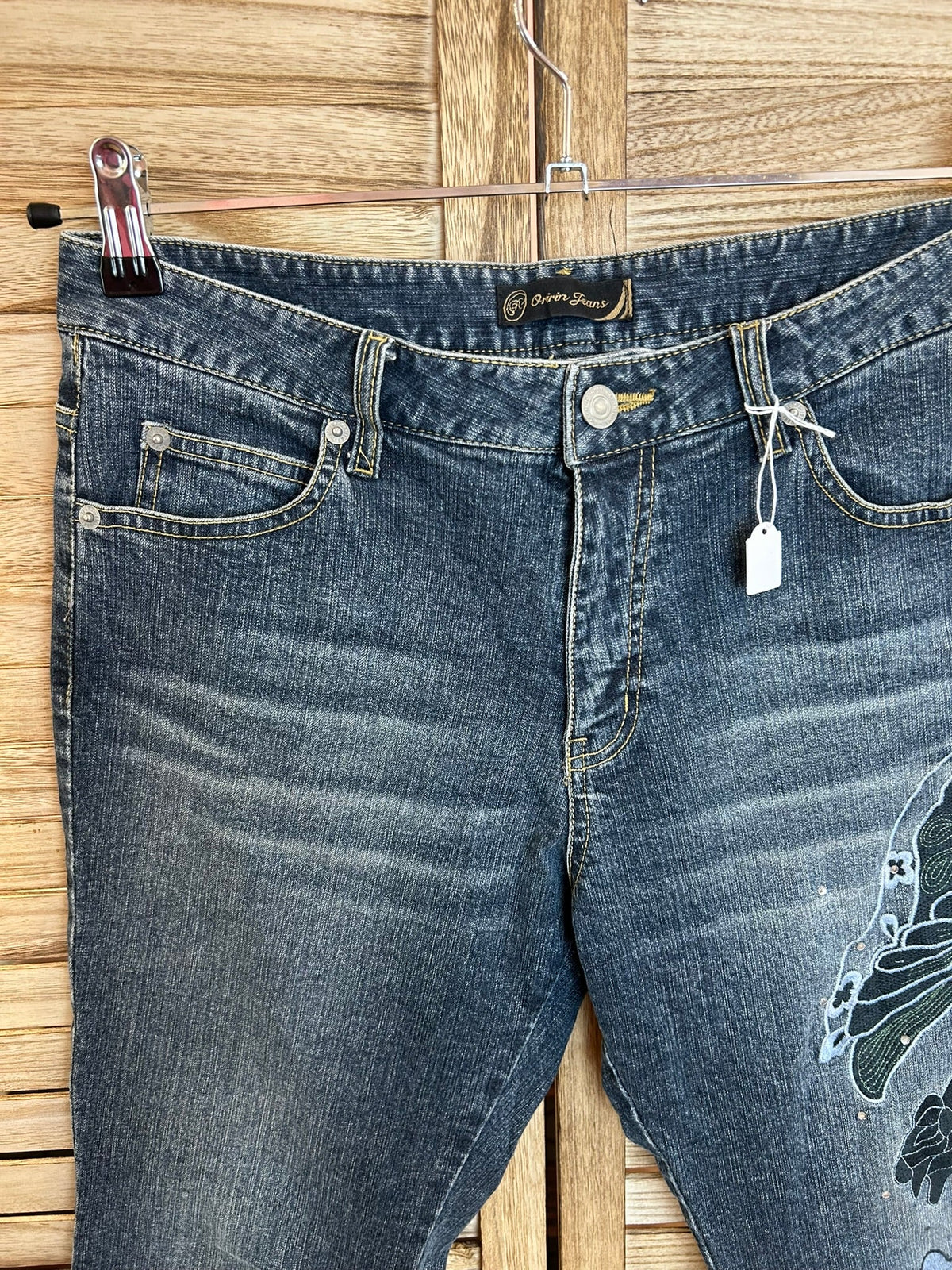 Orion Jeans κάπρι - κοντινό μέσης label