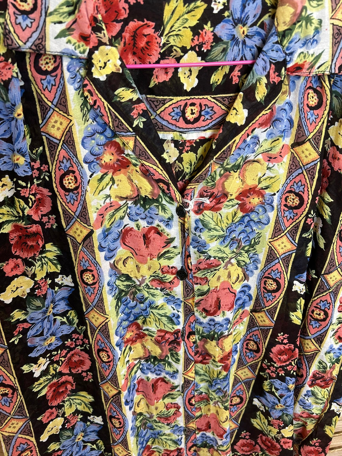 Vintage πουκάμισο μαύρο floral print - ολόσωμη όψη 2