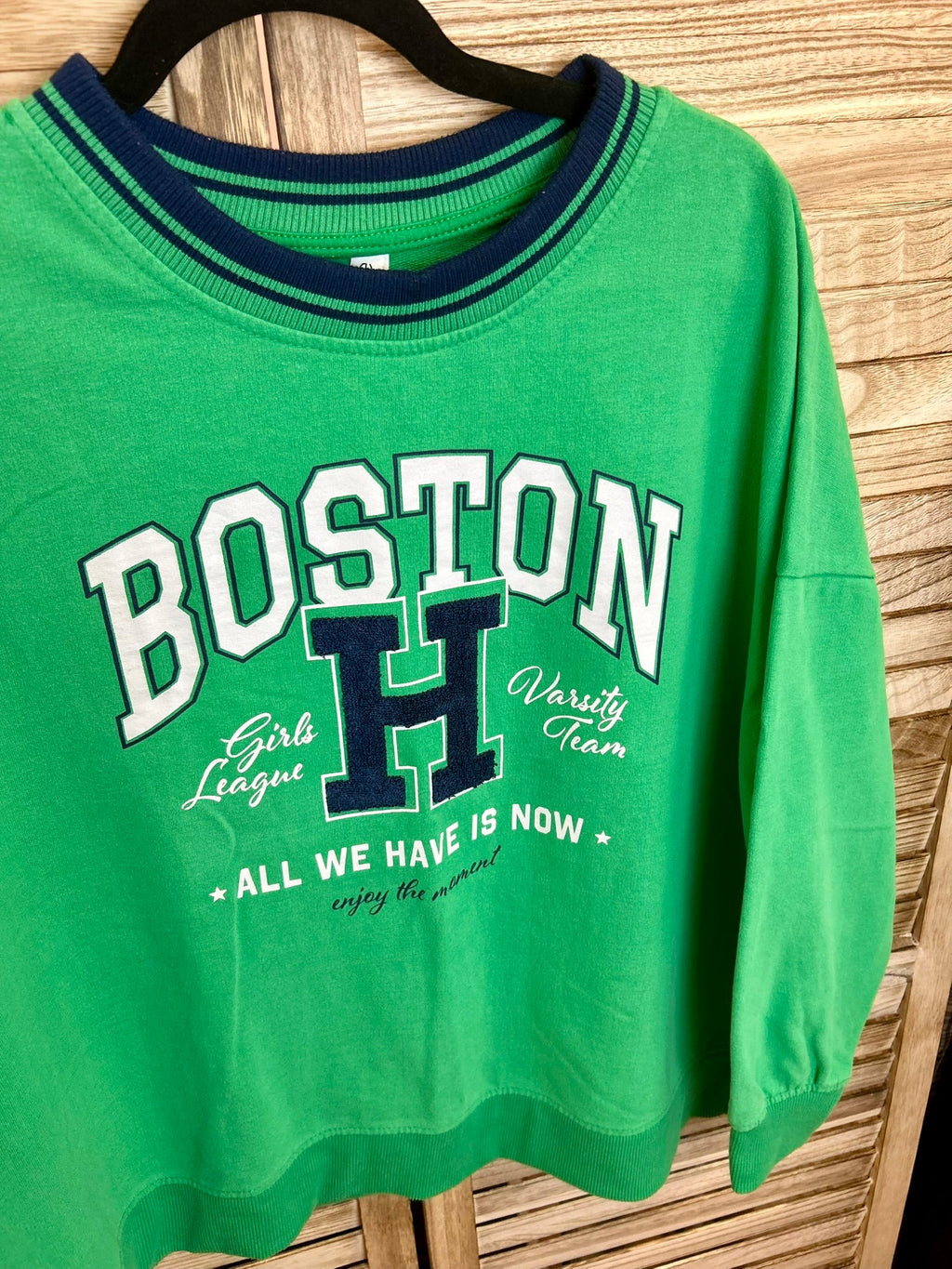 Vintage φούτερ Boston Varsity - λεπτομέρεια λαιμού και collar