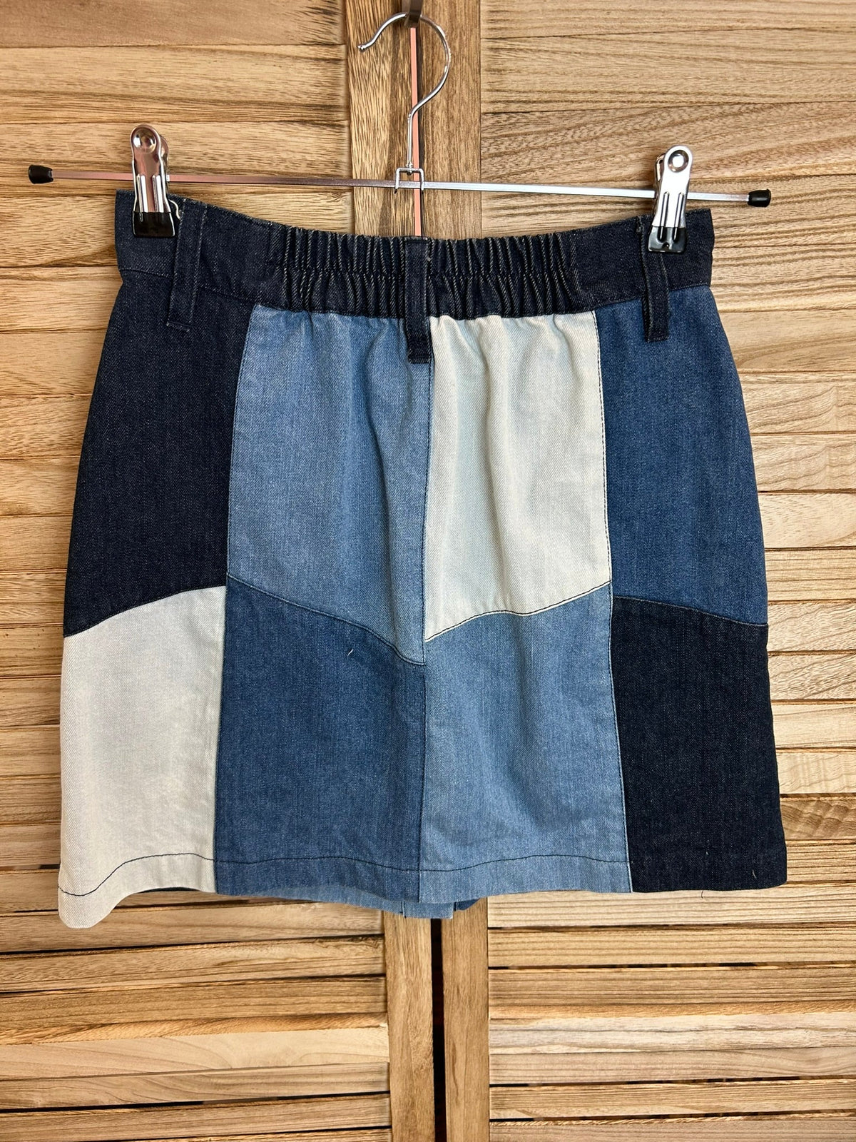 Τζιν patchwork mini φούστα - λεπτομέρεια patchwork