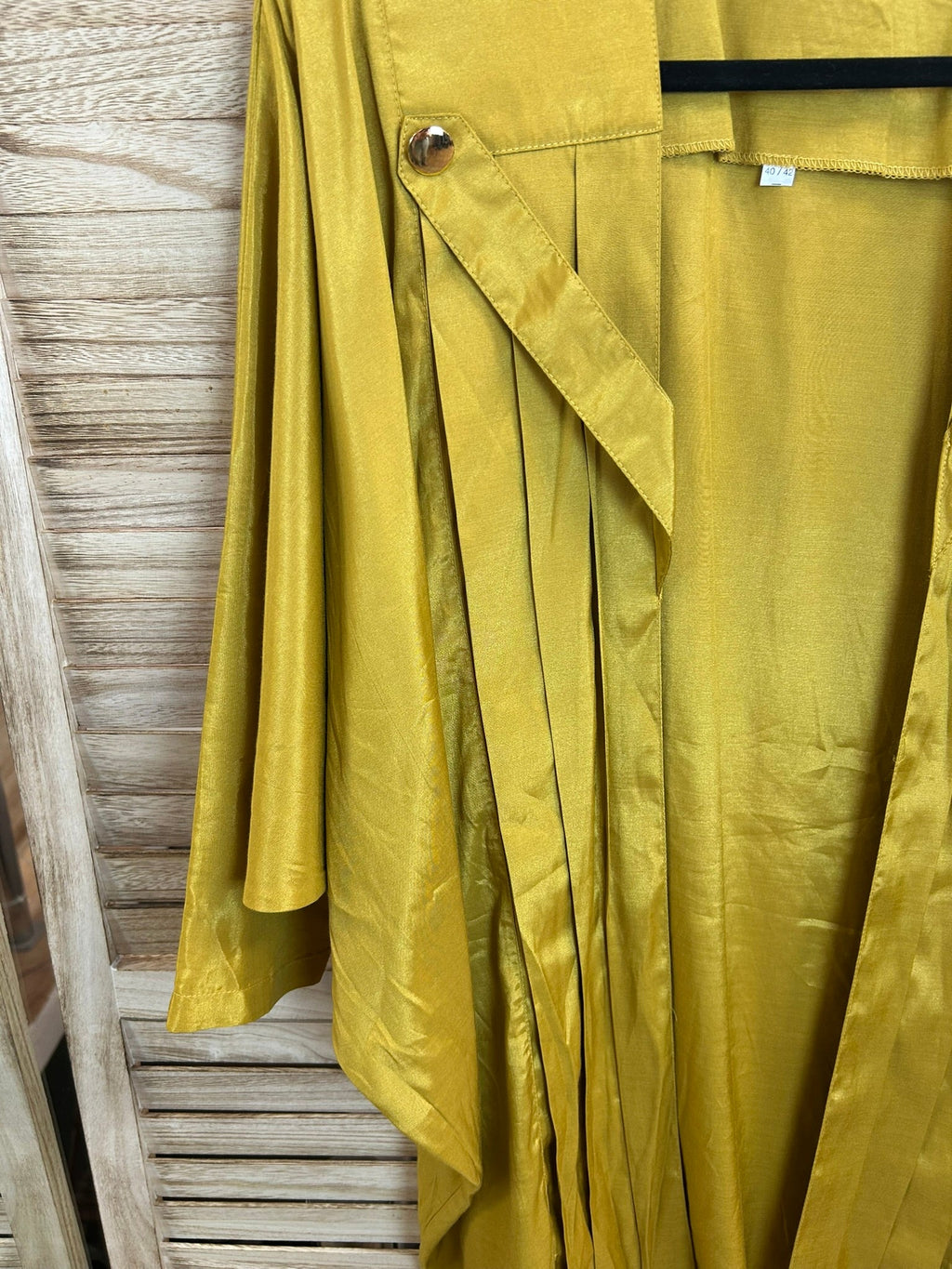 Vintage κίτρινο σατέν κιμονό jacket αριστερά