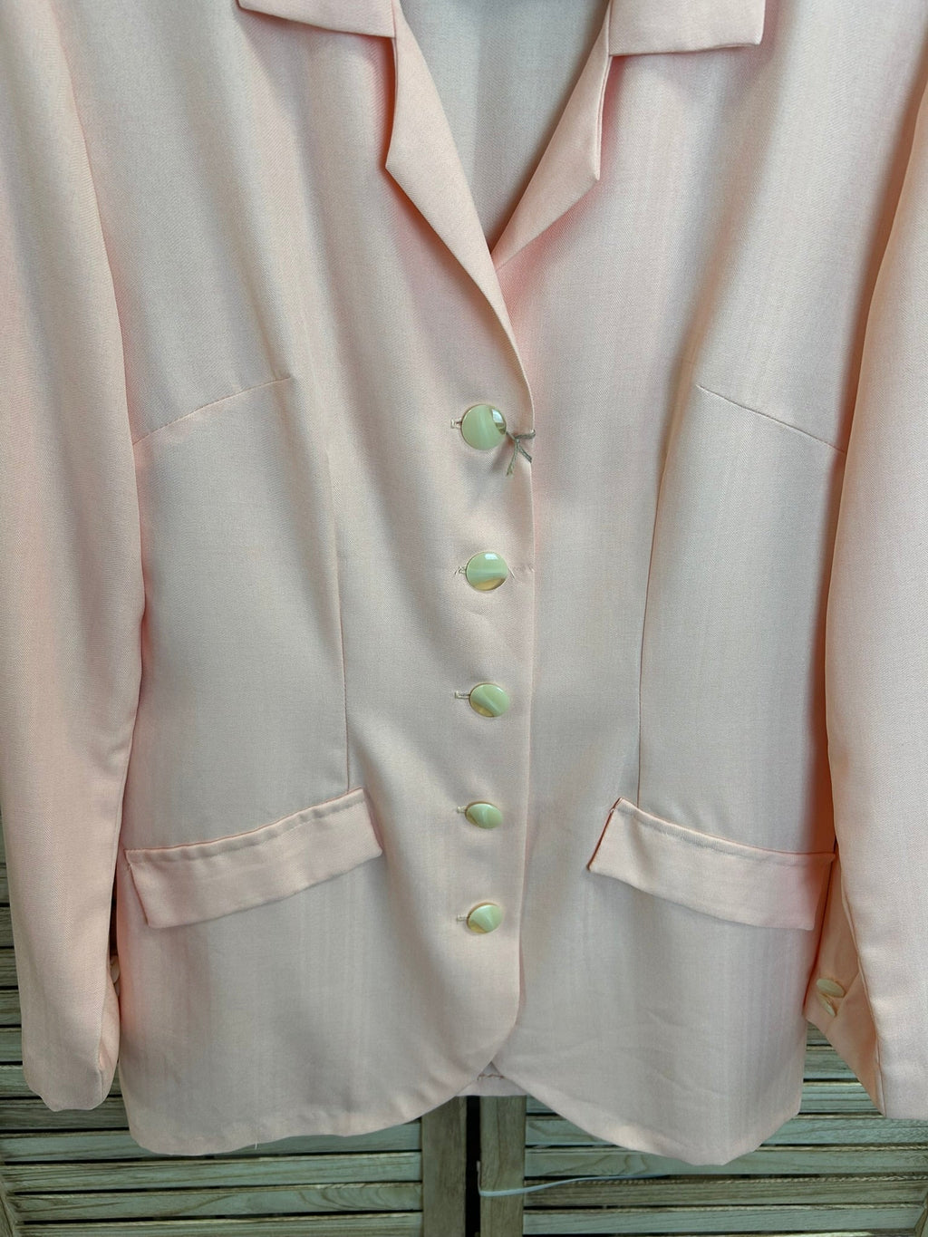 Vintage ροζ blazer λεπτομέρεια κουμπιών