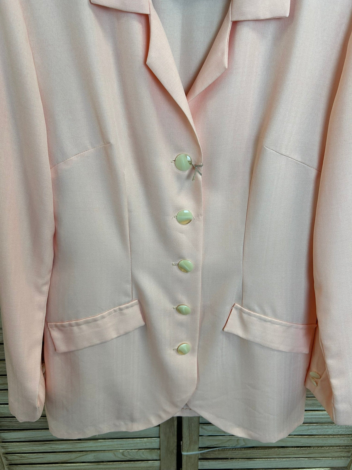 Vintage ροζ blazer λεπτομέρεια κουμπιών