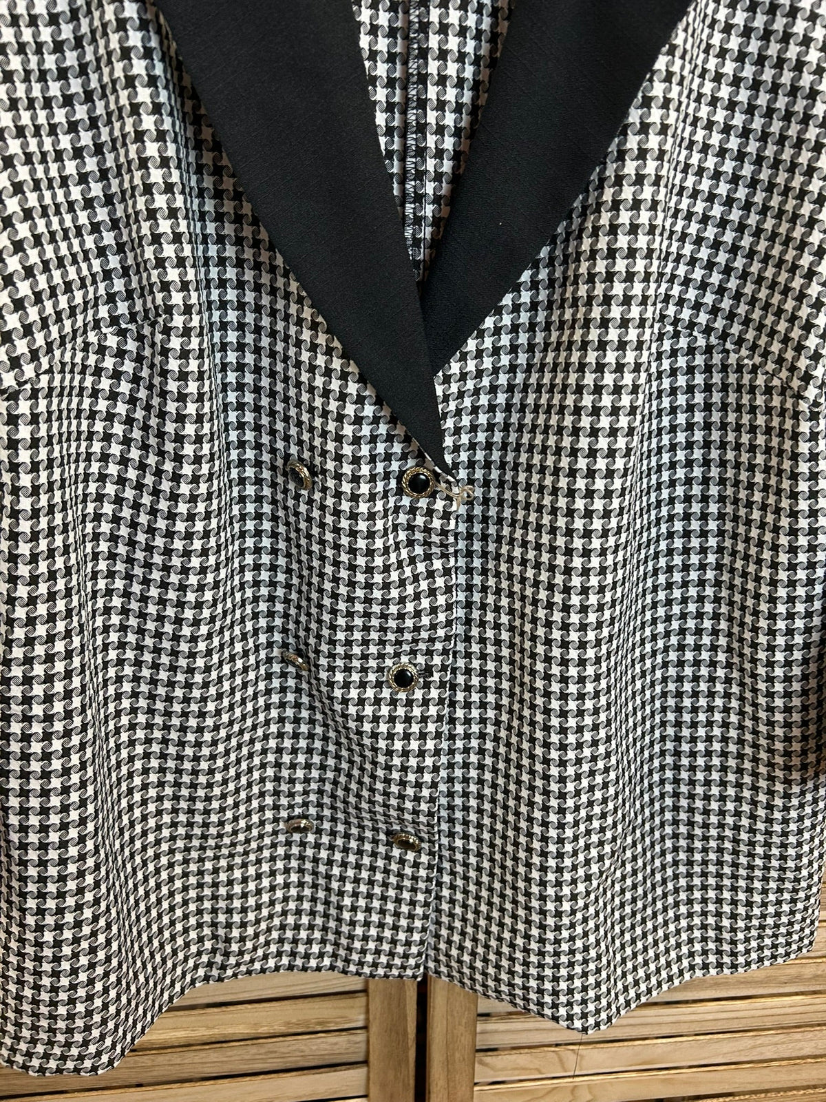 Vintage blazer pied-de-poule λεπτομέρεια κουμπιών
