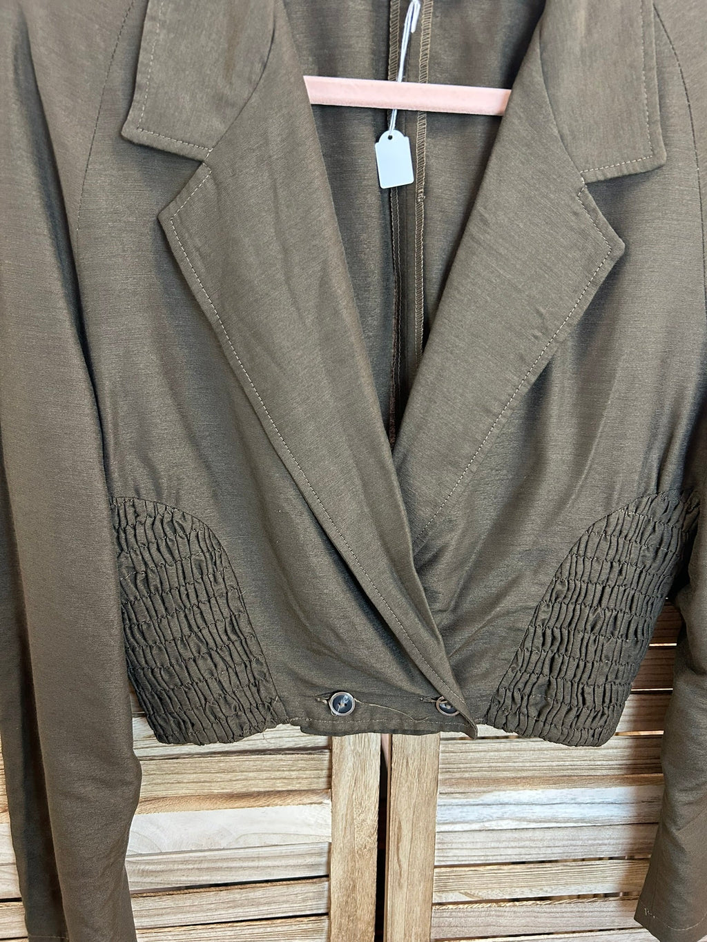 Vintage cropped blazer λεπτομέρεια καμπύλης