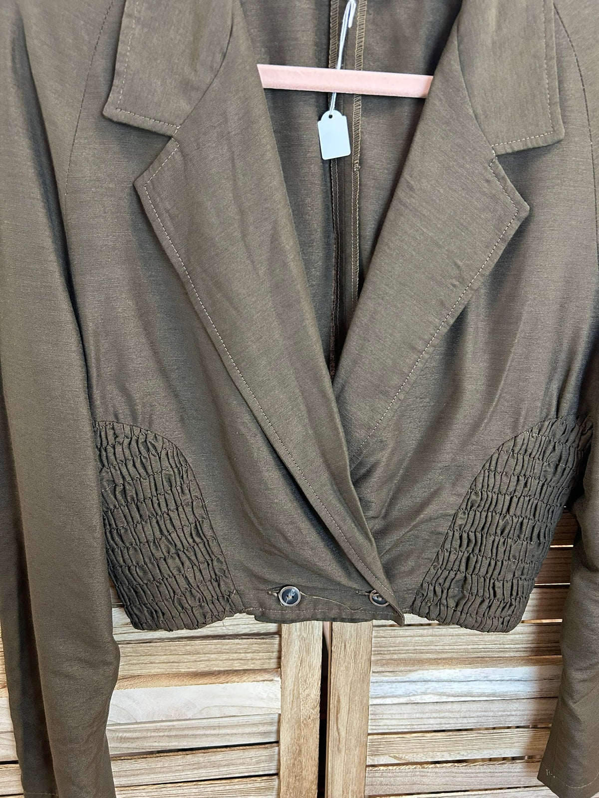 Vintage cropped blazer λεπτομέρεια καμπύλης